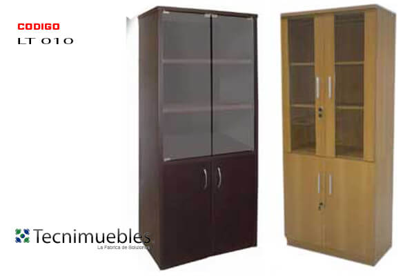 Bookshelf with four doors
