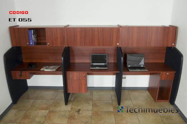 Workstation with top cabinets with lockset