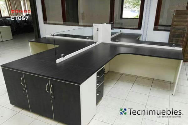 T shaped workstation