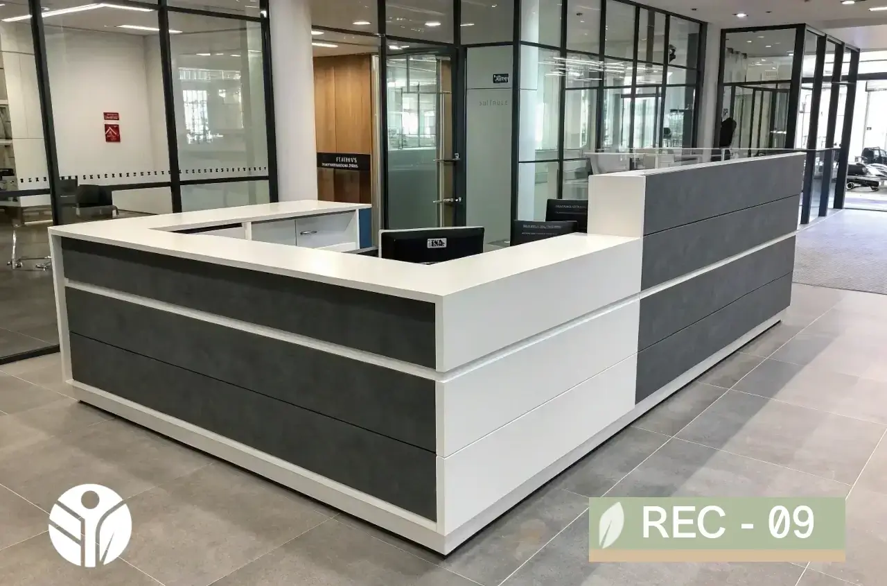 Mostrador de recepción REC-09 en L con paneles gris oscuro y estructura blanca, estilo moderno, Costa Rica