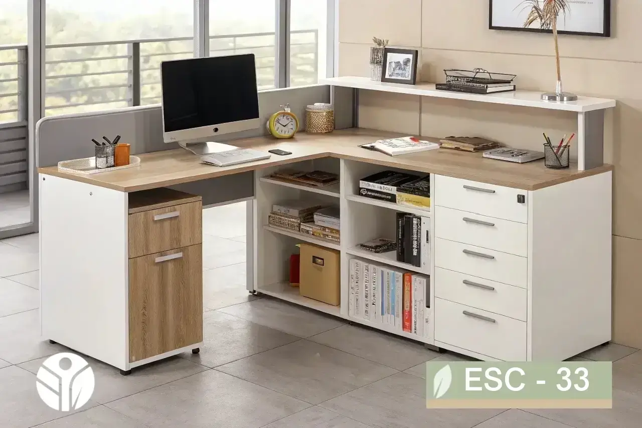 Mueble de recepción en L moderno blanco y madera clara con repisa superior, librero y gavetas, Costa Rica